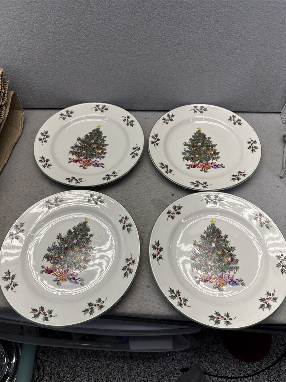 NEW 4 Gibson Noel Morning Dinner Plates 9.75" Christmas Tree Holly Stoneware